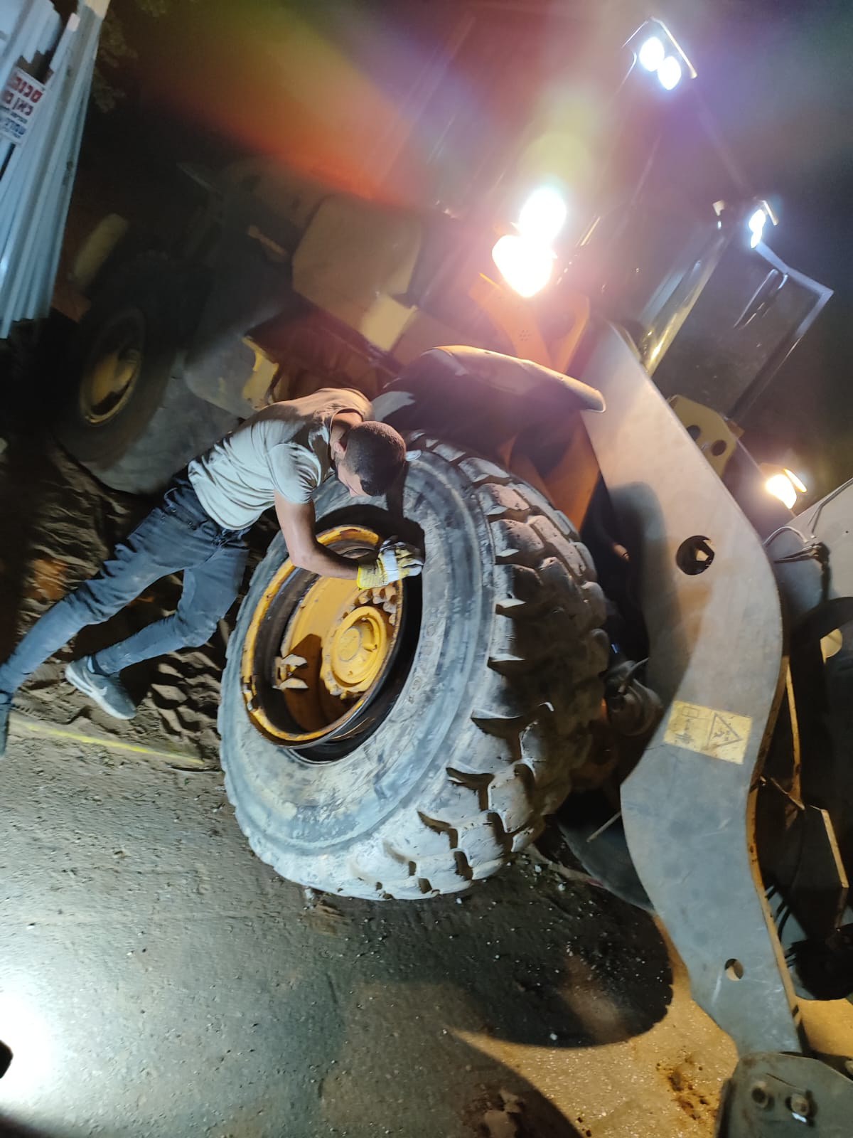 פנדה פנצ'ריה ניידת עם הציוד המתקדם שמגיע עד אליכם